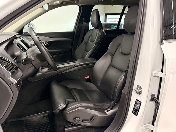 Volvo XC90 15 of 30