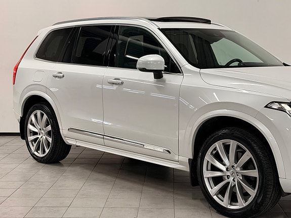 Volvo XC90 3 of 30
