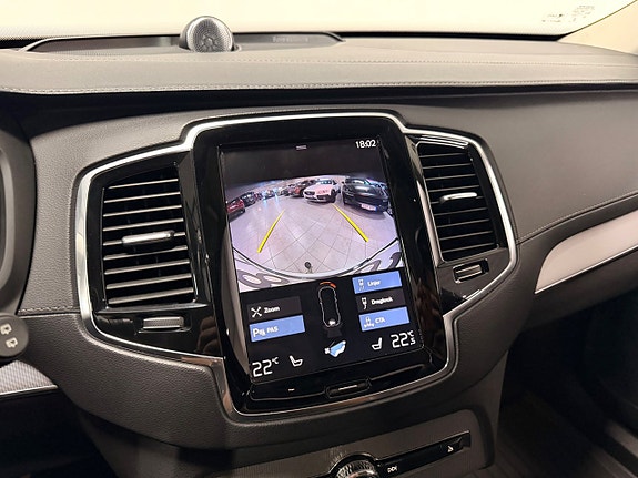 Volvo XC90 30 of 30