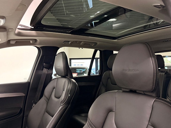 Volvo XC90 16 of 30