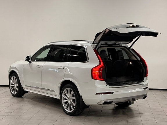 Volvo XC90 8 of 30