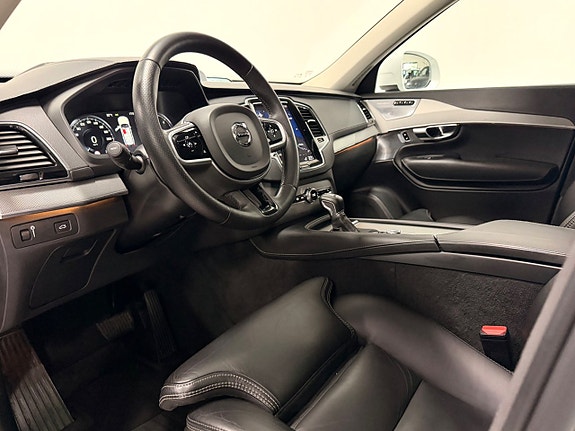 Volvo XC90 12 of 30