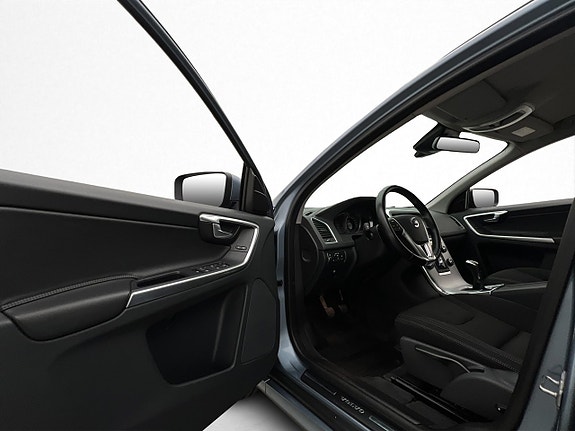 Volvo XC60 15 of 27
