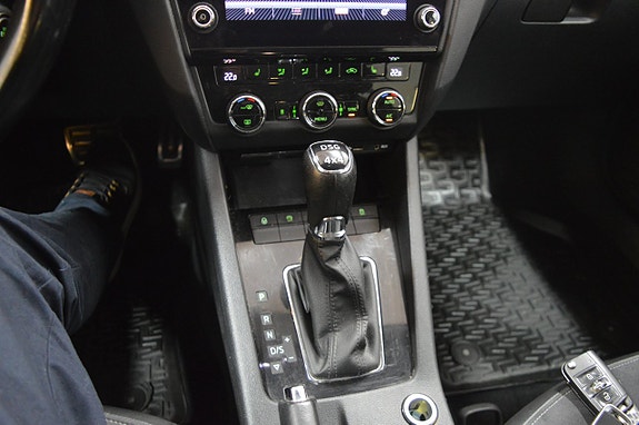 Skoda Octavia Scout 12 of 20