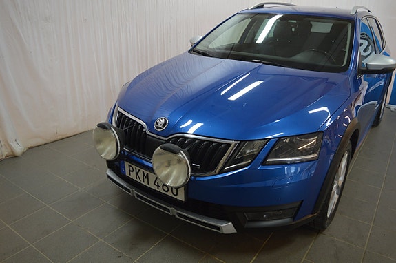 Skoda Octavia Scout 2 of 20