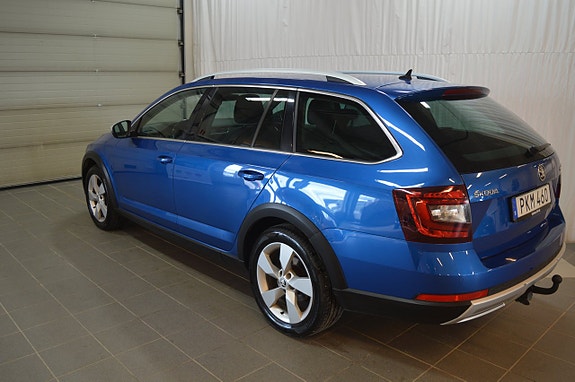 Skoda Octavia Scout 5 of 20