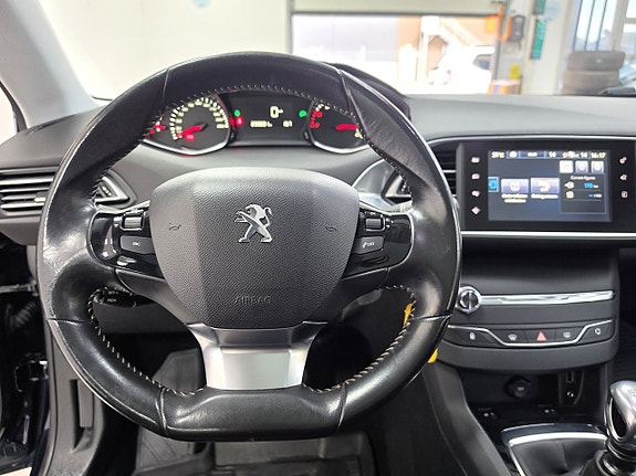 Peugeot 308 8 of 17