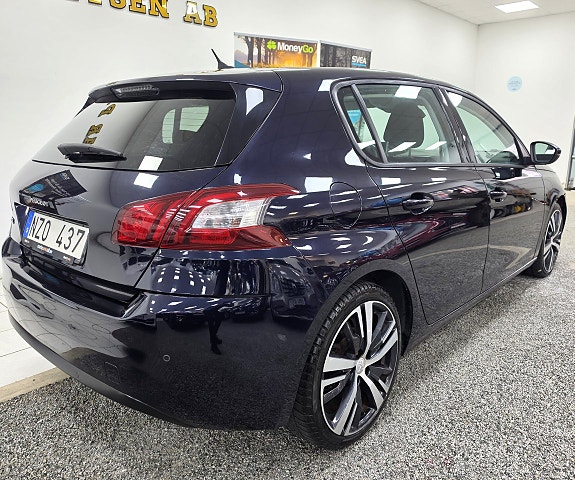 Peugeot 308 3 of 17