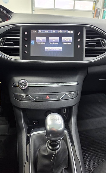 Peugeot 308 12 of 17