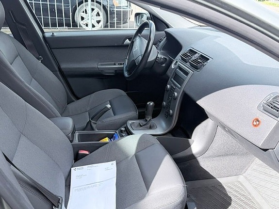 Volvo V50 5 of 10