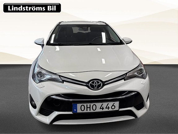 Toyota Avensis 8 of 20