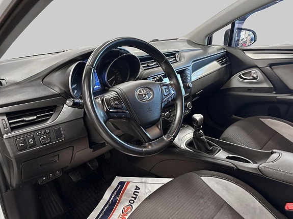 Toyota Avensis 13 of 20