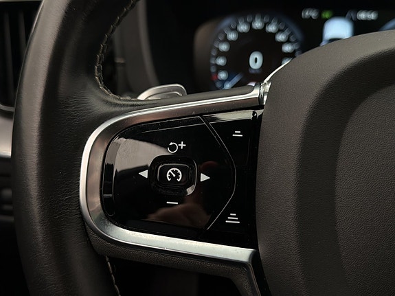 Volvo XC60 15 of 30