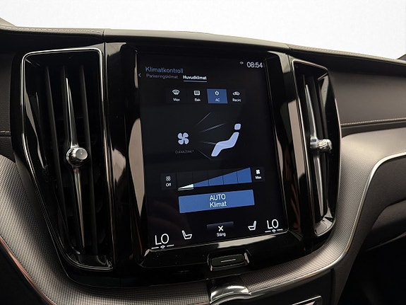 Volvo XC60 23 of 30