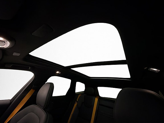 Volvo XC60 12 of 30