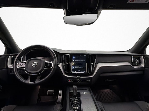 Volvo XC60 13 of 30