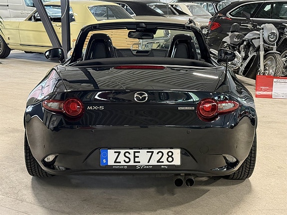 Mazda MX-5 4 of 15