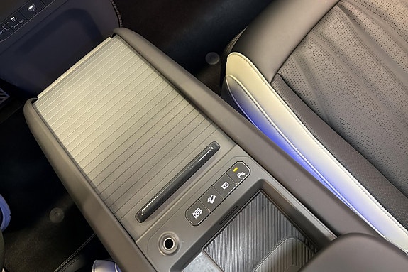 Kia EV9 12 of 21