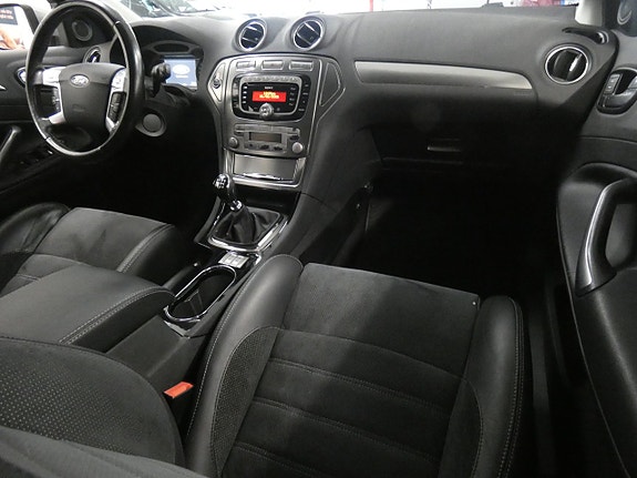 Ford Mondeo 14 of 17