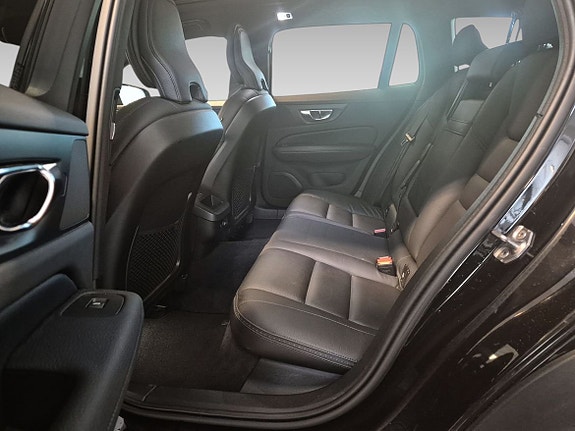 Volvo V60 Cross Country 9 of 11