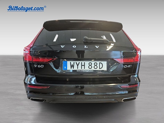 Volvo V60 Cross Country 7 of 11
