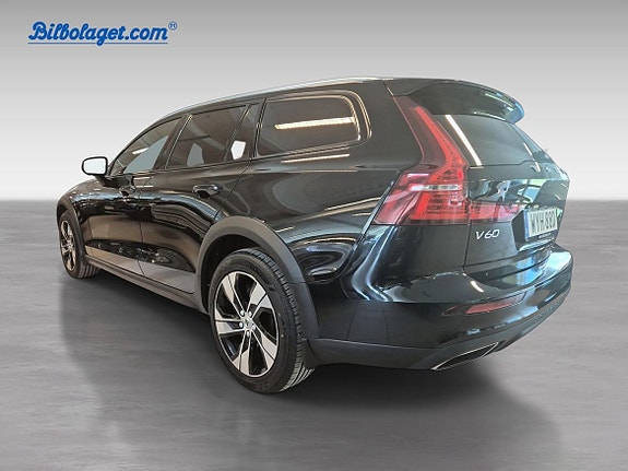 Volvo V60 Cross Country 5 of 11