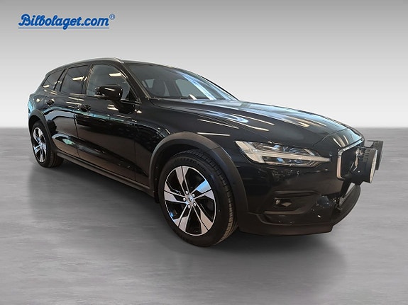 Volvo V60 Cross Country 3 of 11