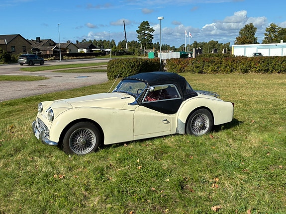 Triumph TR3 2 of 5