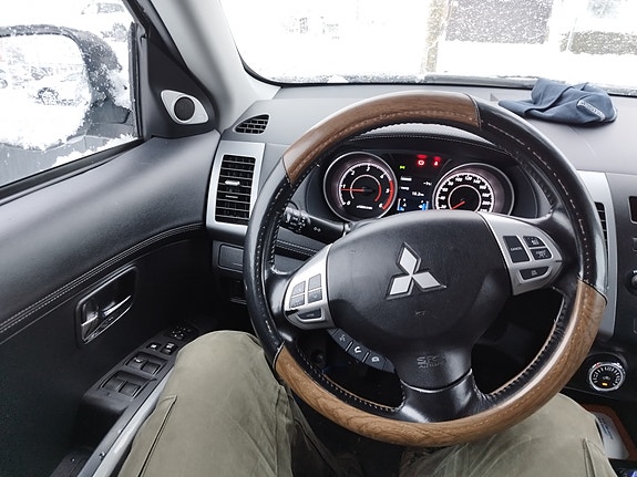 Mitsubishi Outlander 6 of 9