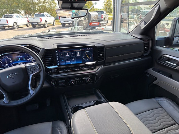 Chevrolet Silverado 2500 12 of 20