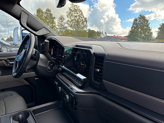 Chevrolet Silverado 2500 7 of 20