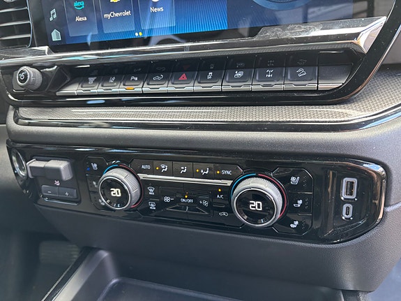 Chevrolet Silverado 2500 9 of 20