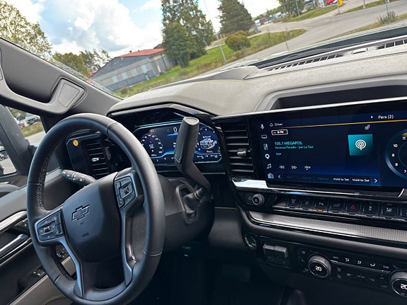 Chevrolet Silverado 2500 8 of 20