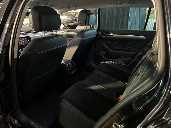 Volkswagen Passat 16 of 18