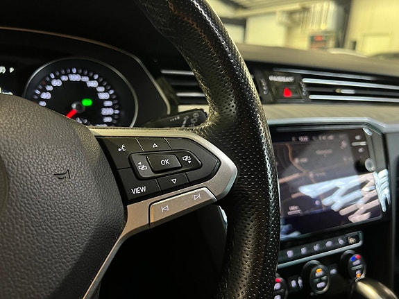 Volkswagen Passat 10 of 18