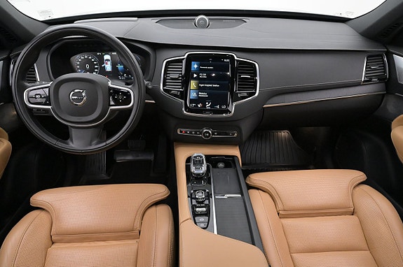 Volvo XC90 6 of 27