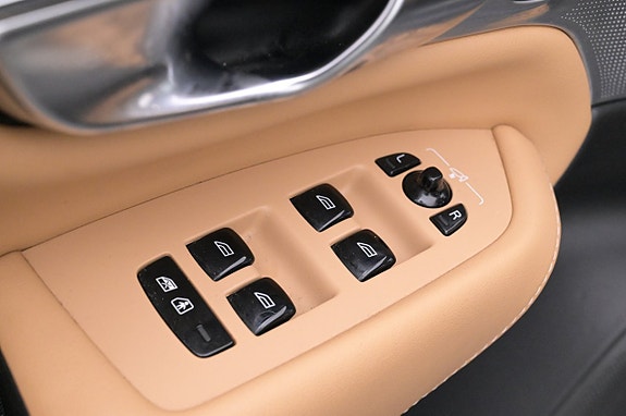 Volvo XC90 11 of 27