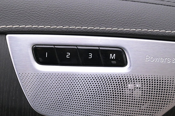 Volvo XC90 12 of 27