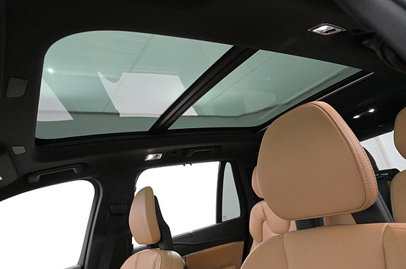 Volvo XC90 22 of 27