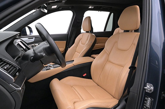 Volvo XC90 10 of 27
