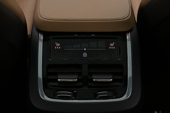 Volvo XC90 23 of 27