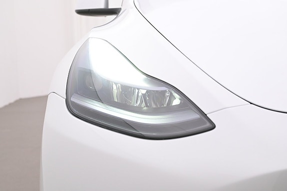 Tesla Model Y 26 of 27