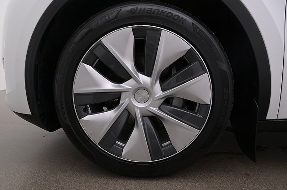 Tesla Model Y 27 of 27