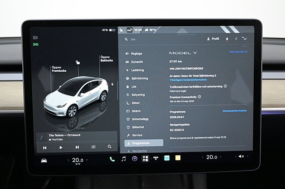 Tesla Model Y 14 of 27