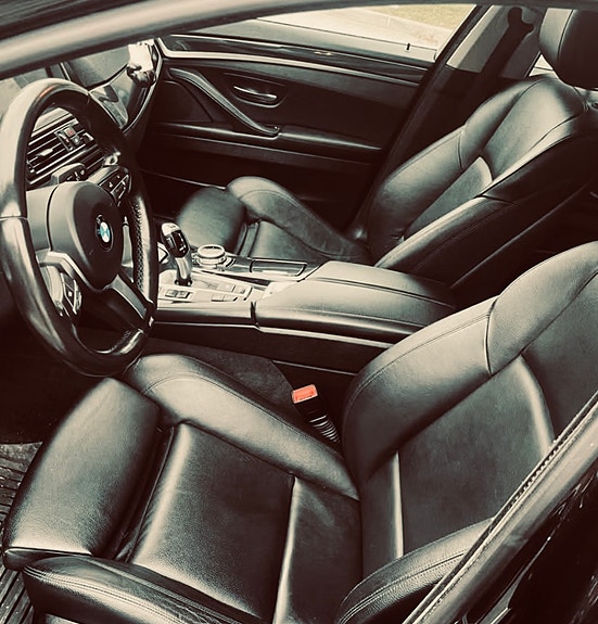 BMW 520d 3 of 4