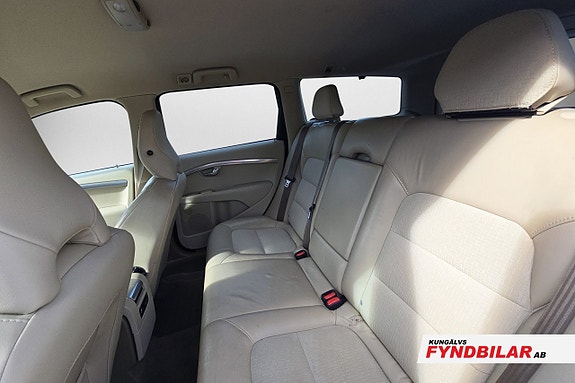 Volvo V70 6 of 8