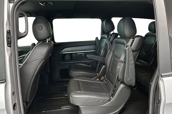 Mercedes-Benz V300 9 of 28