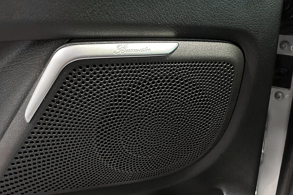 Mercedes-Benz V300 15 of 28