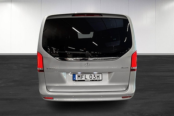 Mercedes-Benz V300 28 of 28