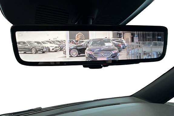 Mercedes-Benz V300 23 of 28
